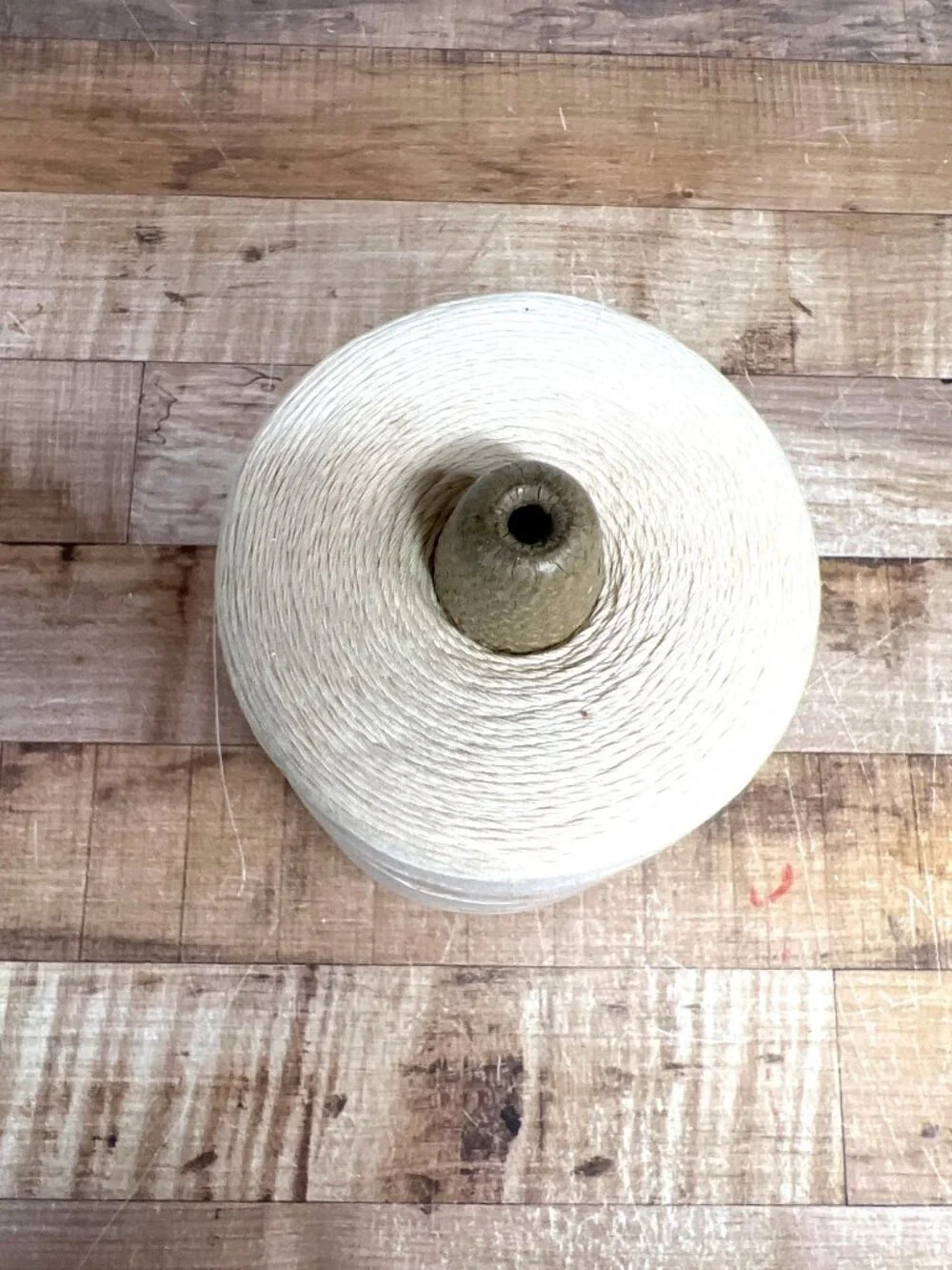 Large Spool Of 9600 Yards Preshrunk Soft Monogram Thread 36/4 Grey For Sewing